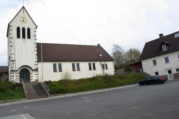 Parkplatz vor Heilig-Geist Kirche wieder benutzbar